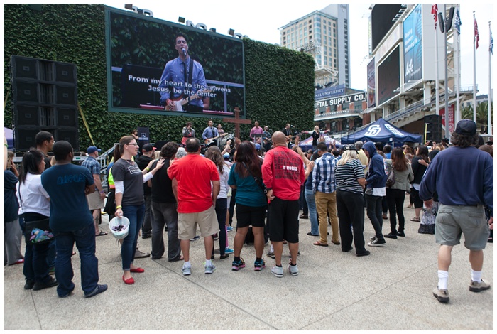 San_Diego_photographers_good_friday_sd_rock_church_petco_park_miles_pastor_miles_point_loma_east_county_church_0745.jpg