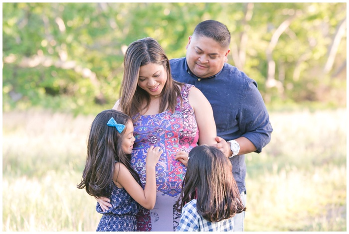 Family-portraits-los-penasquitos-preserve-golden-hour-field-in-san-diego-photographer-children-maternity-pregnancy-siblings-baby-bump_5054.jpg