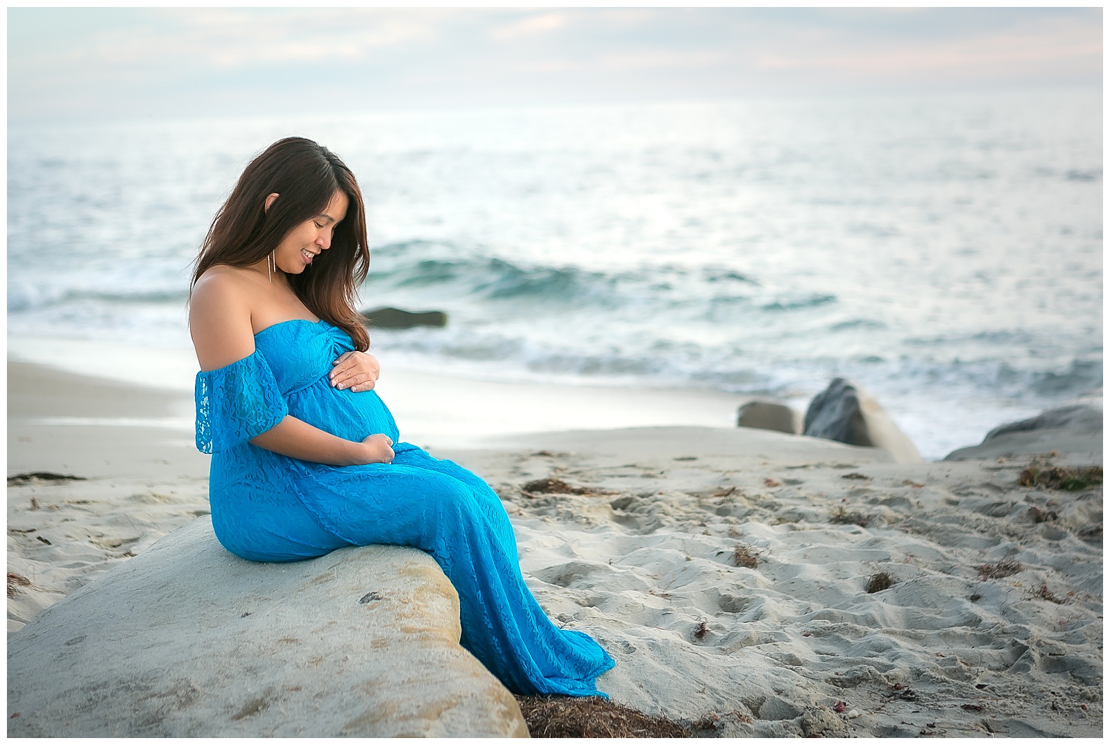 san-diego-maternity-photographer-photography-nema-baby-bump-photos-expecting-mother-to-be-parenthood-mother-father-la-jolla-beach