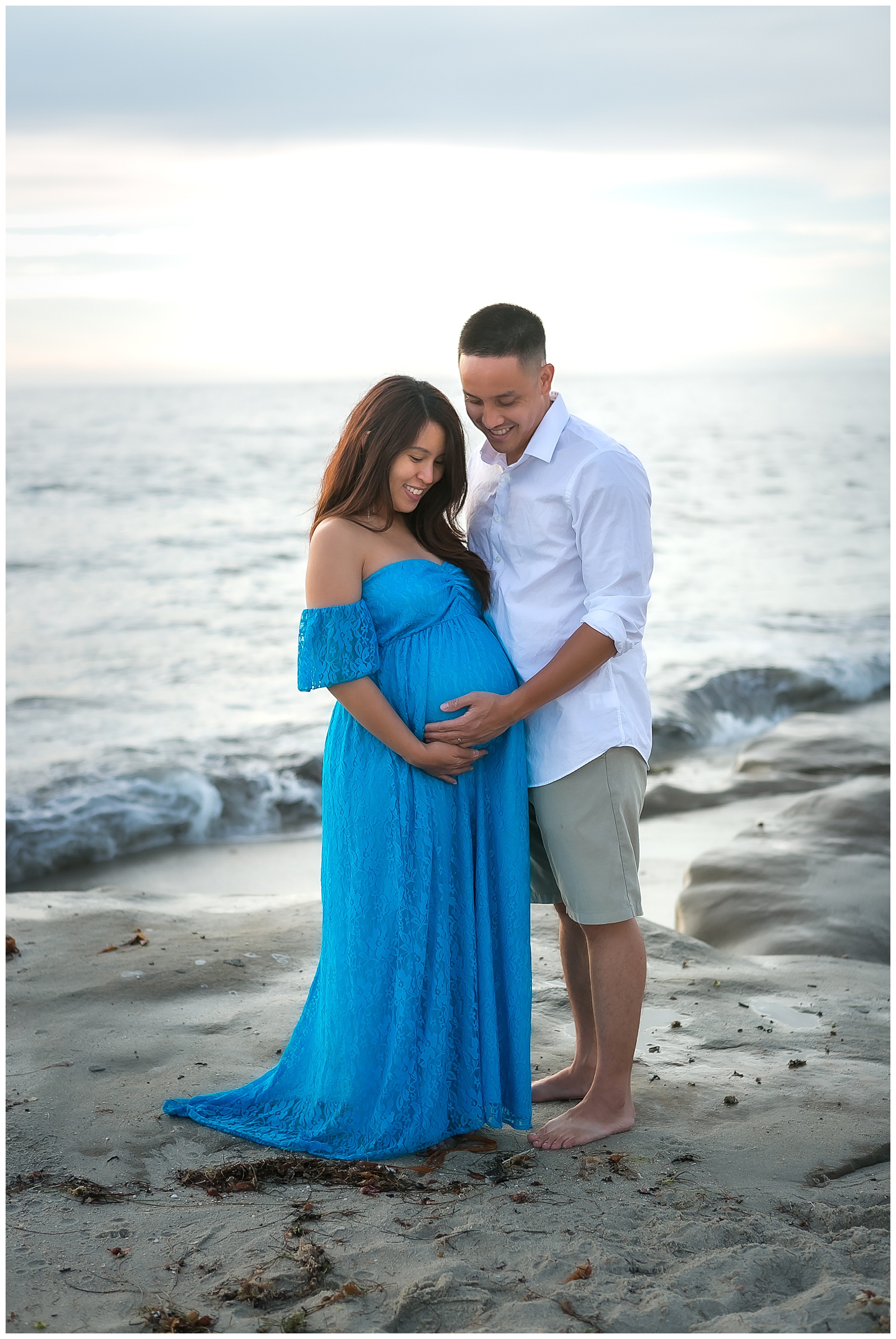 san-diego-maternity-photographer-photography-nema-baby-bump-photos-expecting-mother-to-be-parenthood-mother-father-la-jolla-beach