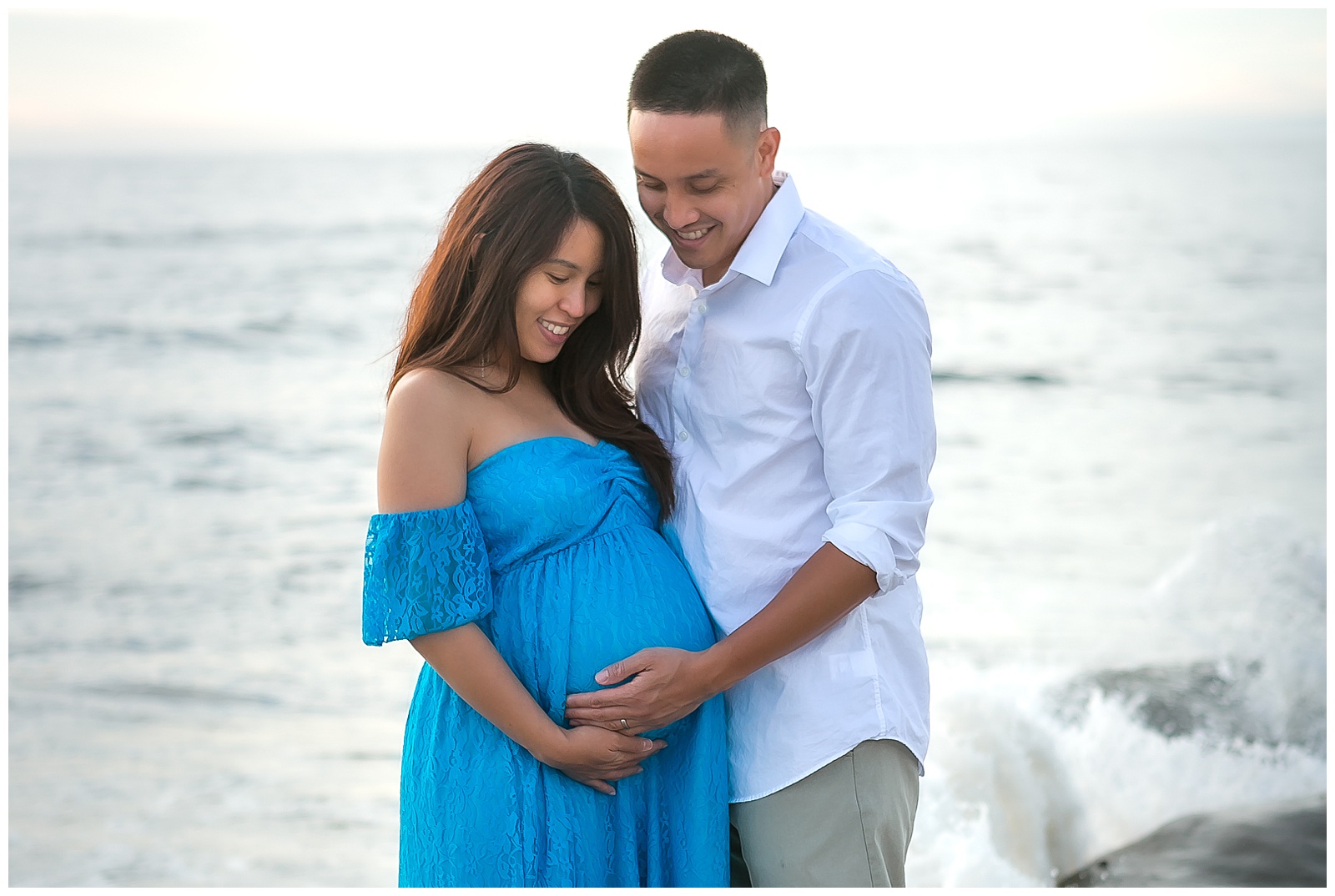 san-diego-maternity-photographer-photography-nema-baby-bump-photos-expecting-mother-to-be-parenthood-mother-father-la-jolla-beach